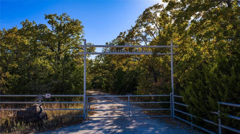 1210 County Road 232, Collinsville TX 76233 - Photo 39