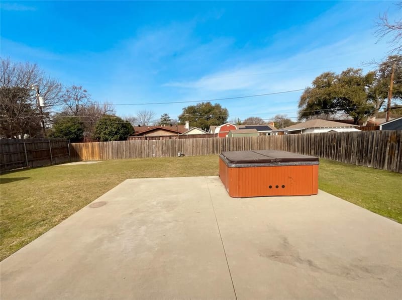 8541 Strathmore Drive, Dallas TX 75238 - Photo 7
