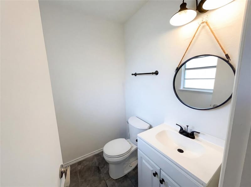 8541 Strathmore Drive, Dallas TX 75238 - Photo 10