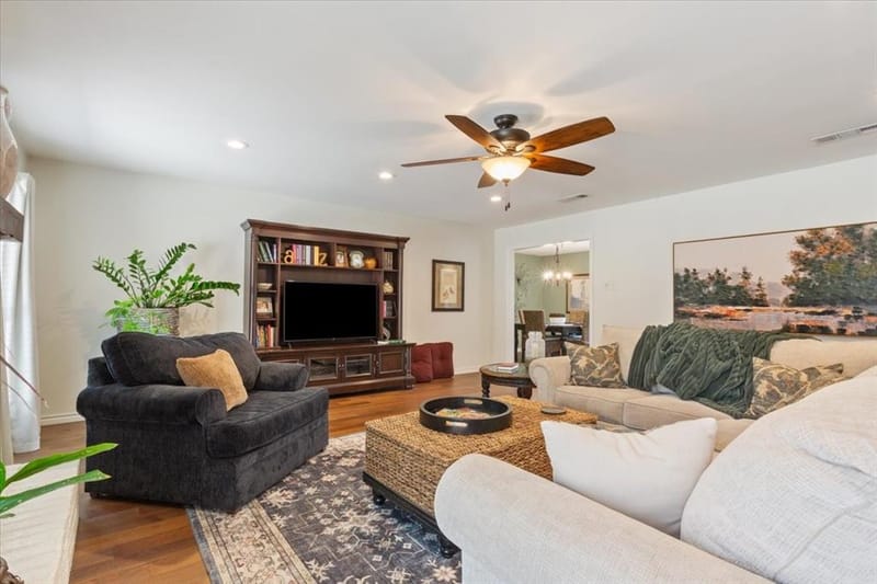 1033 Wedgewood Drive, Woodway TX 76712 - Photo 6