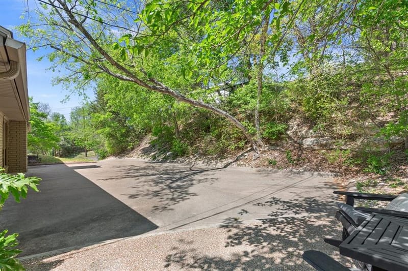 1033 Wedgewood Drive, Woodway TX 76712 - Photo 30