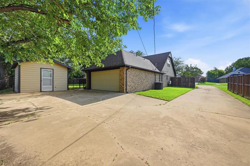 720 Blanton Drive, Sherman TX 75092 - Photo 5