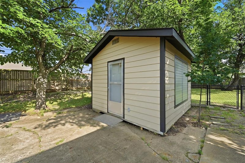 720 Blanton Drive, Sherman TX 75092 - Photo 8