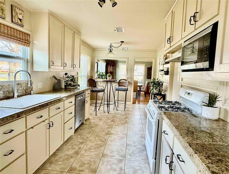 2511 Greenway Drive, Brownwood TX 76801 - Photo 6