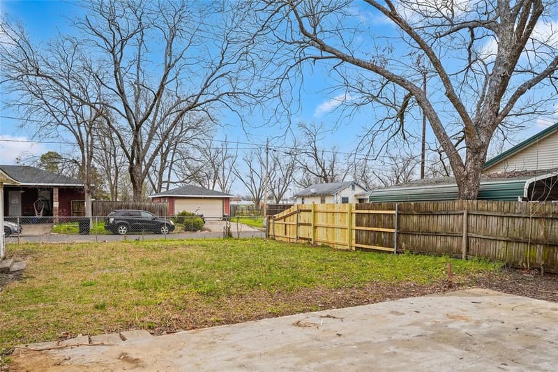 304 Texas Street, Sulphur Springs TX 75482 - Photo 32