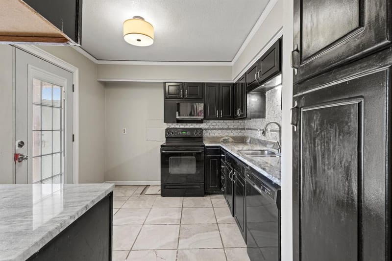 5634 Boca Raton Boulevard # 209, Fort Worth TX 76112 - Photo 2