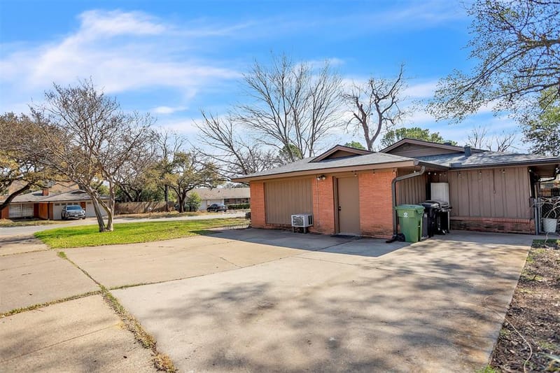 709 Hurstview Drive, Hurst TX 76053 - Photo 26