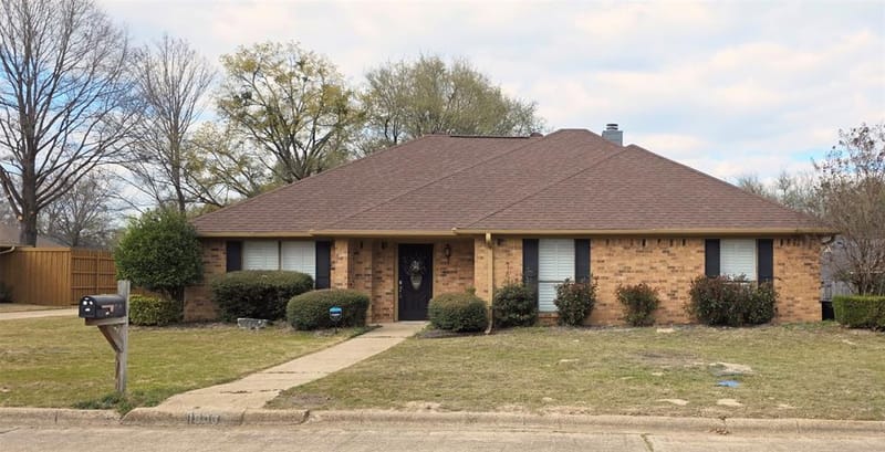 1806 Hogan Lane, Mount Pleasant TX 75455