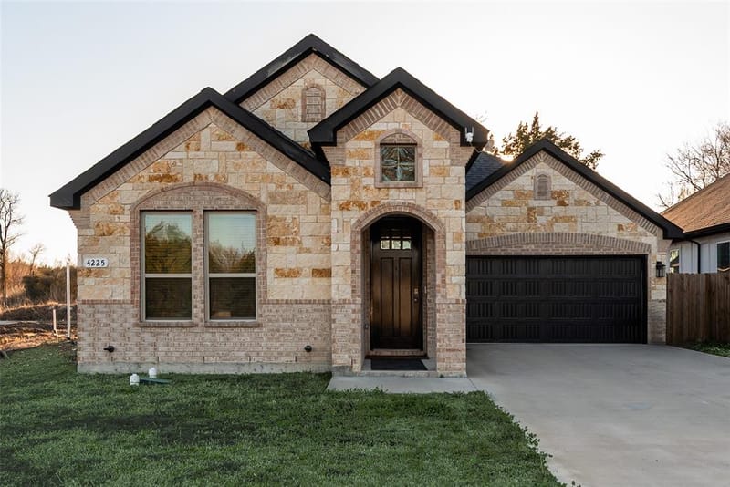 4225 Elkins Avenue, Lancaster TX 75134