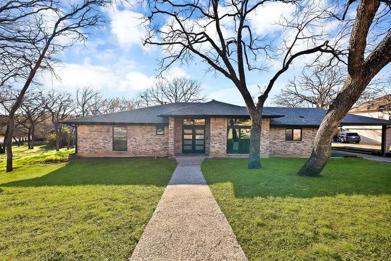 2814 Marquis Circle E, Arlington TX 76016