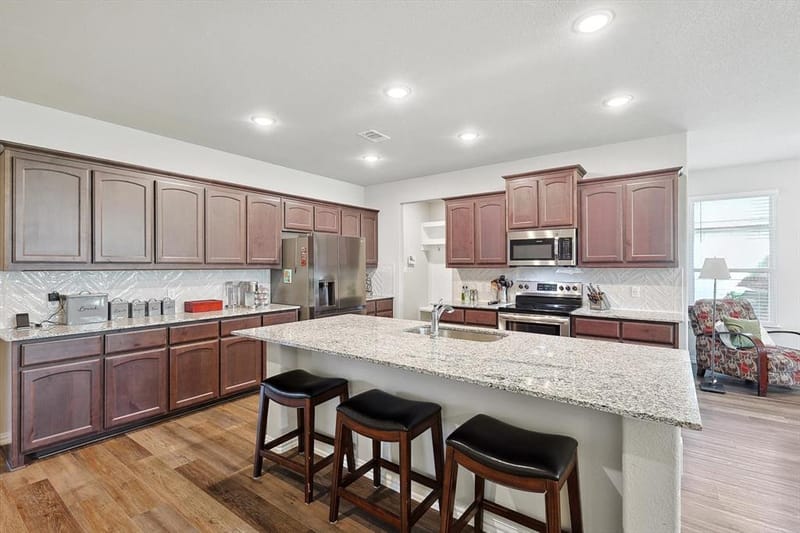 808 Feather Edge, Springtown TX 76082