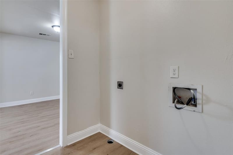 2415 Bethurum Avenue, Dallas TX 75215 - Photo 20