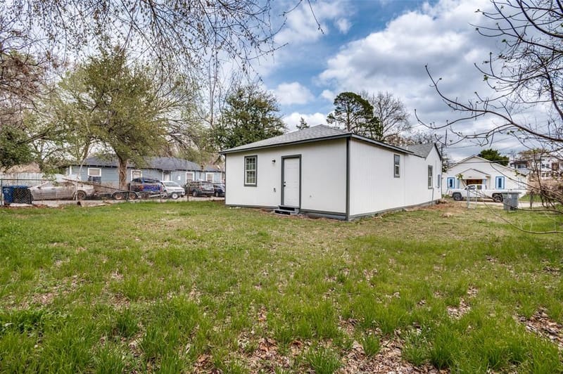 2415 Bethurum Avenue, Dallas TX 75215 - Photo 21