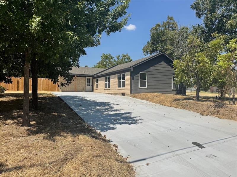 603 N Pearl Street, Comanche TX 76442