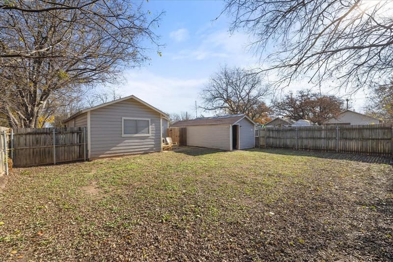 990 N Paddock Street, Stephenville TX 76401 - Photo 11