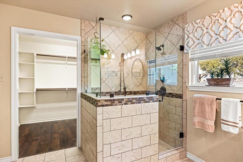 1308 Comanche Cove Court, Granbury TX 76048 - Photo 23