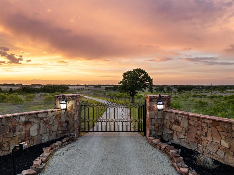 2454 W SH 380, Jacksboro TX 76458 - Photo 4