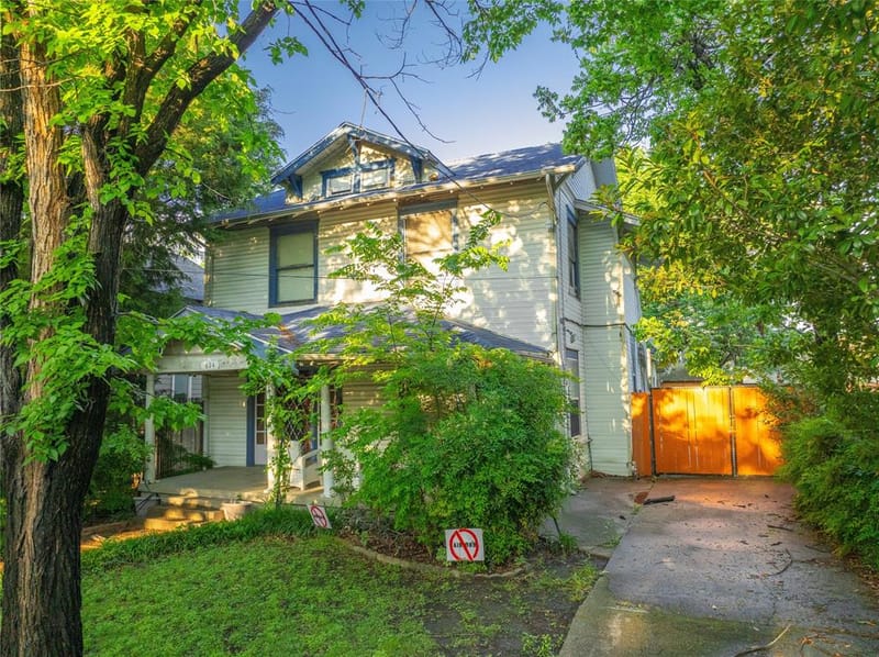 824 Elsbeth Street, Dallas TX 75208 - Photo 2