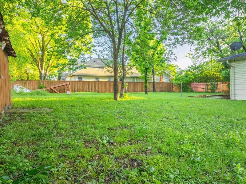 824 Elsbeth Street, Dallas TX 75208 - Photo 5