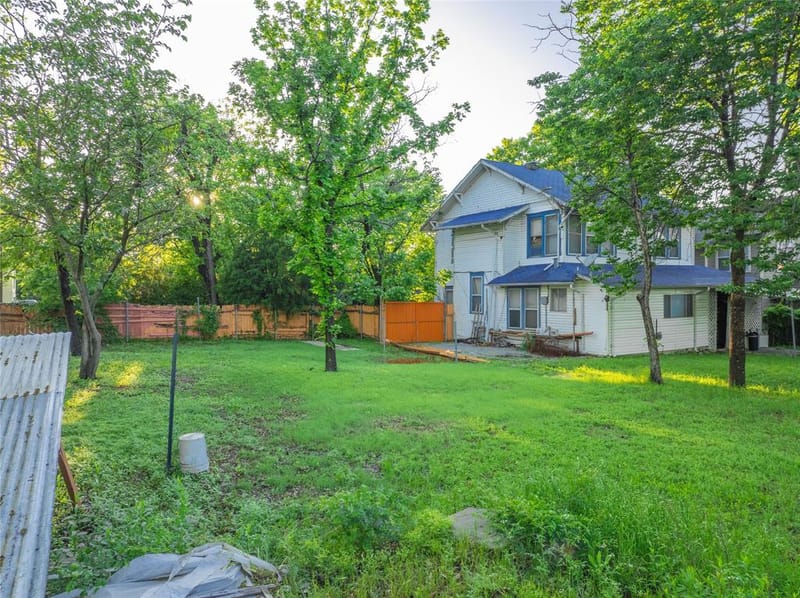 824 Elsbeth Street, Dallas TX 75208 - Photo 9