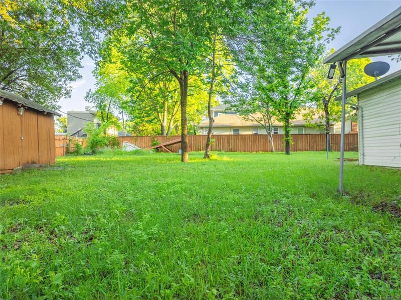 824 Elsbeth Street, Dallas TX 75208 - Photo 4