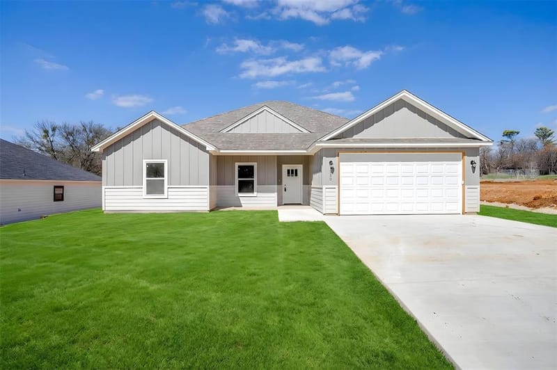130 Abbott Avenue, Covington TX 76636