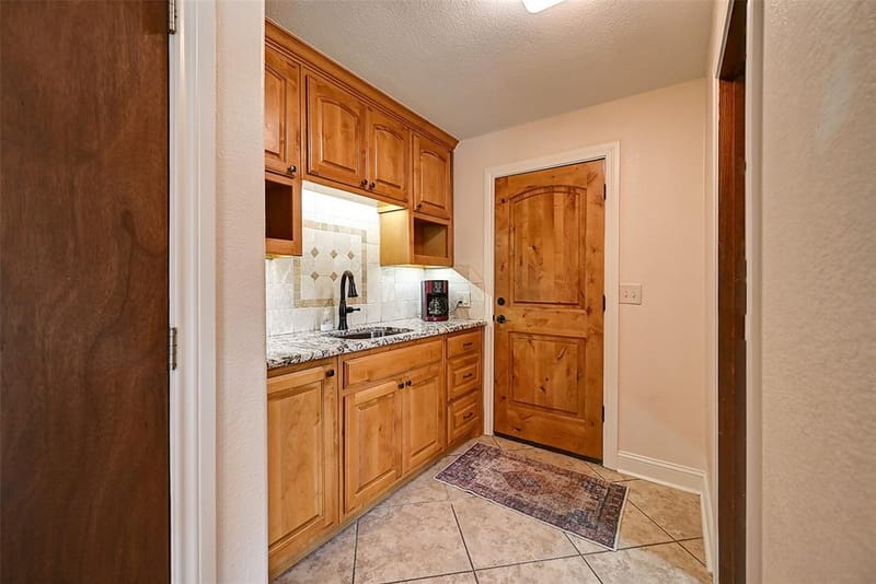 742 Kiowa Drive W, Lake Kiowa TX 76240 - Photo 15