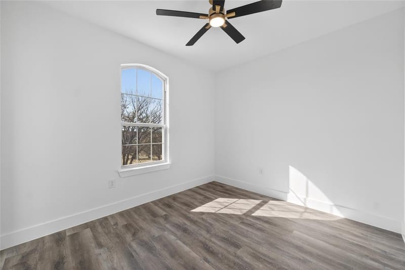 1530 S Houston School Road, Lancaster TX 75146 - Photo 30