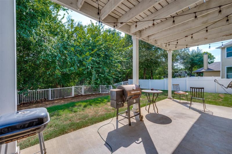 9812 Marthas Vineyard Circle, Providence Village TX 76227 - Photo 23