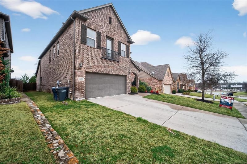 3620 Walden Drive, McKinney TX 75071 - Photo 4