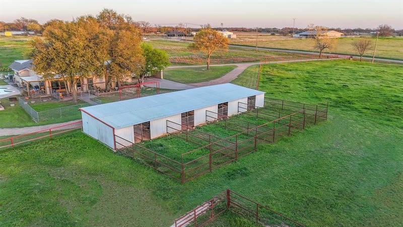 304 Scarlett Road, Weatherford TX 76087 - Photo 3