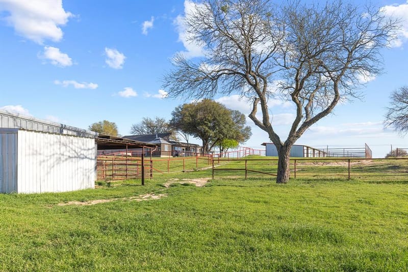 304 Scarlett Road, Weatherford TX 76087 - Photo 11