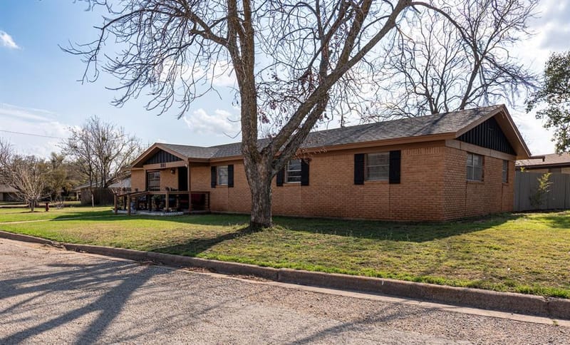 801 Westridge Circle, Breckenridge TX 76424 - Photo 4
