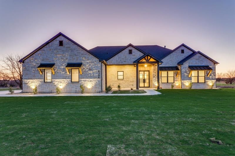 6306 Starlight Ranch Road, Godley TX 76044