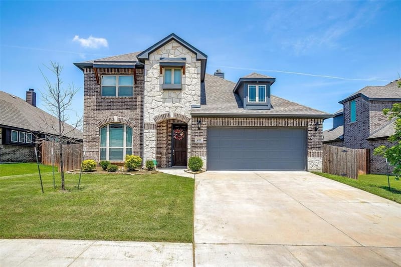 433 Joseph Lane, Crowley TX 76036 - Photo 2