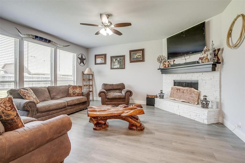 433 Joseph Lane, Crowley TX 76036 - Photo 16