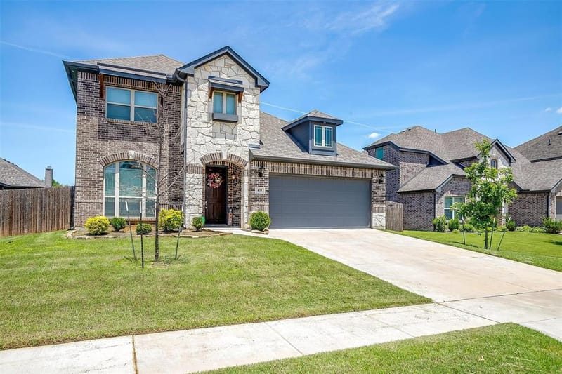 433 Joseph Lane, Crowley TX 76036 - Photo 3