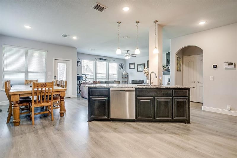 433 Joseph Lane, Crowley TX 76036 - Photo 9