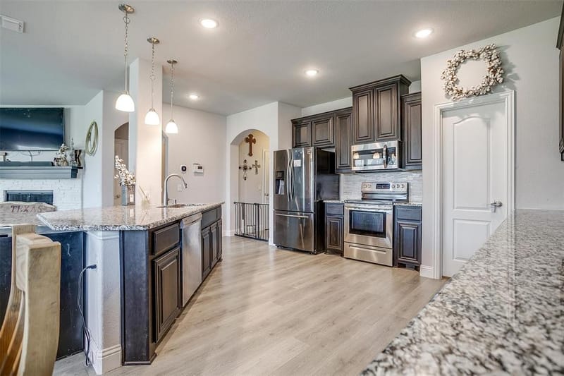 433 Joseph Lane, Crowley TX 76036 - Photo 10