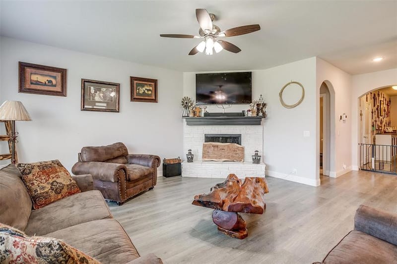 433 Joseph Lane, Crowley TX 76036 - Photo 18
