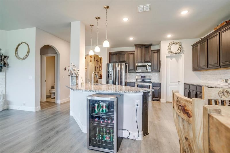 433 Joseph Lane, Crowley TX 76036 - Photo 11