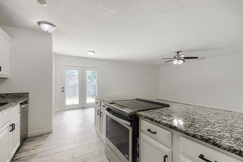 804 Netherland Drive, Arlington TX 76017 - Photo 11