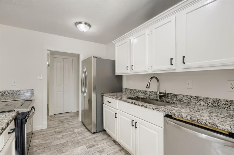 804 Netherland Drive, Arlington TX 76017 - Photo 8