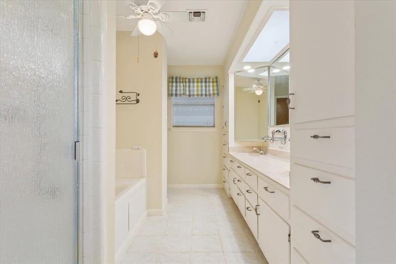 120 Wooded Crest Drive, Woodway TX 76712 - Photo 23