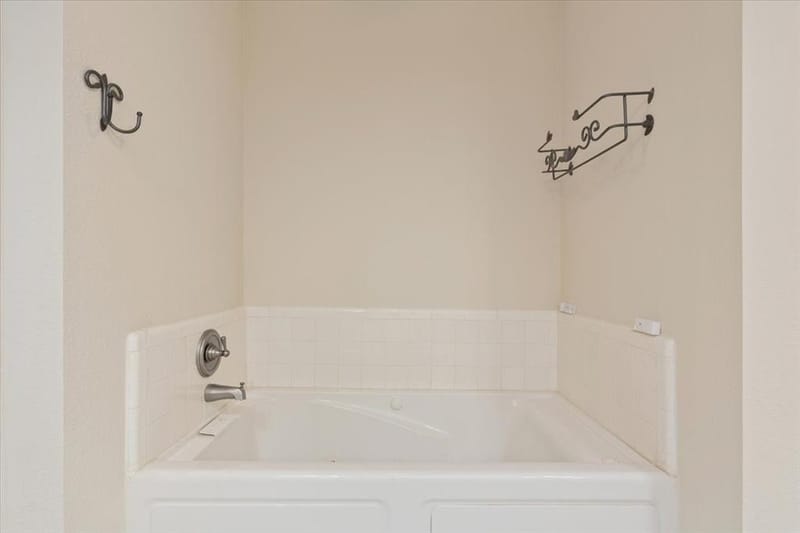 120 Wooded Crest Drive, Woodway TX 76712 - Photo 26