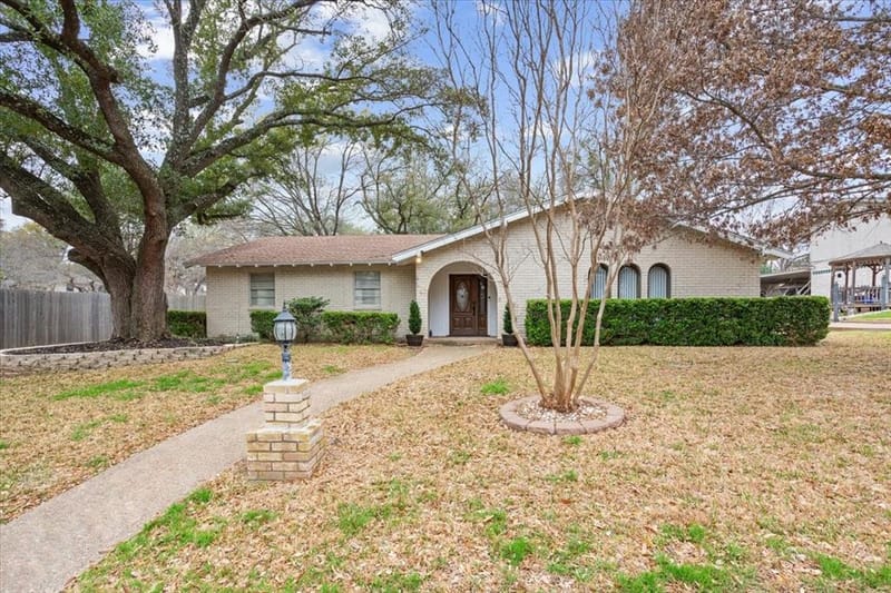 120 Wooded Crest Drive, Woodway TX 76712 - Photo 4