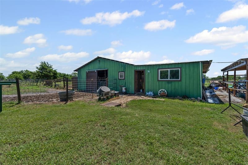 901 County Road 3925, Wolfe City TX 75496 - Photo 27