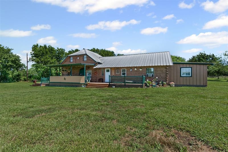 901 County Road 3925, Wolfe City TX 75496 - Photo 5