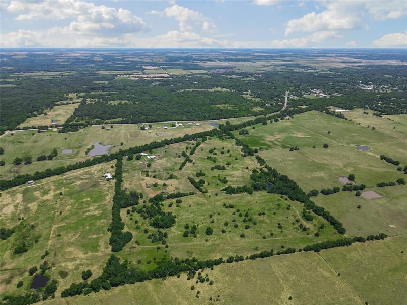 901 County Road 3925, Wolfe City TX 75496 - Photo 30