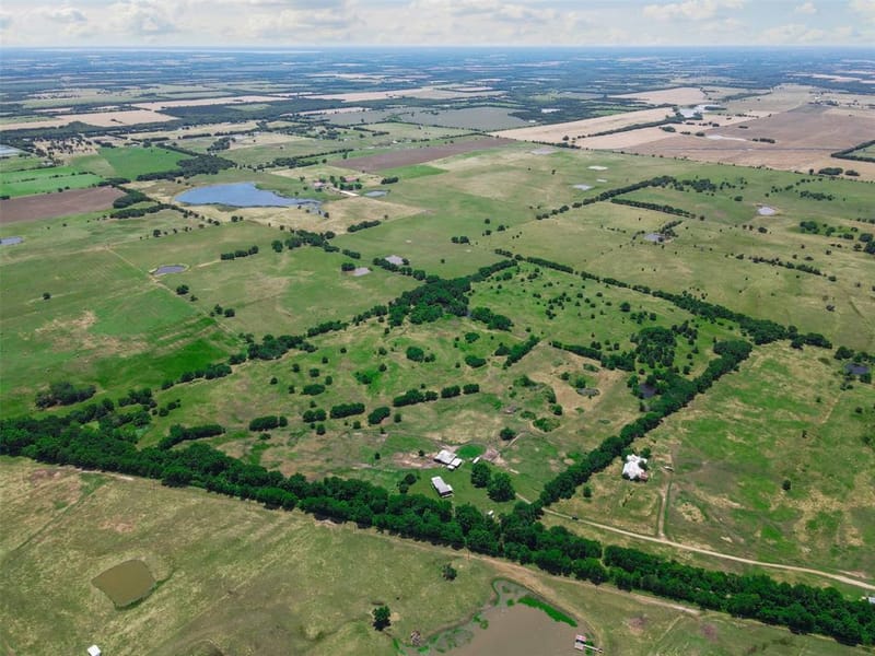 901 County Road 3925, Wolfe City TX 75496 - Photo 34